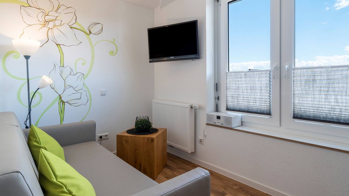 Hagnau Apartment | Apartment '303' with Shared Garden, Wi-Fi and Air Conditioning
