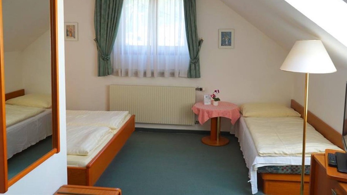 Bad Eisenkappel Cottage | Apartment 35 - Pension Besser
