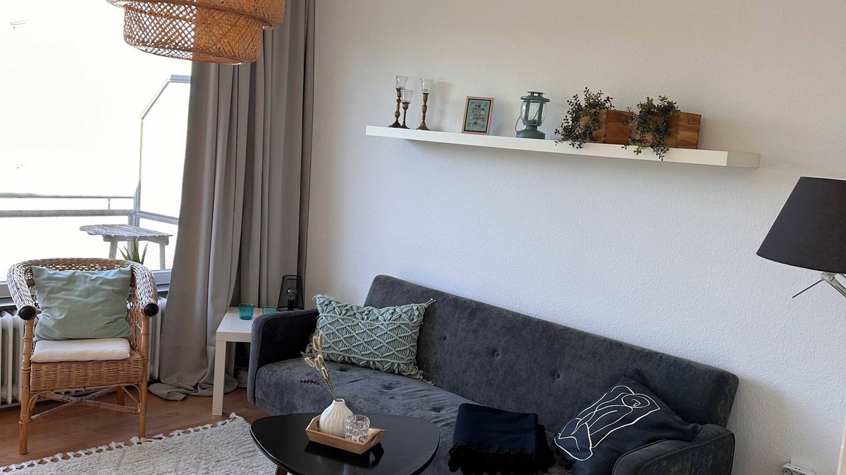 Heppens Apartment | Apartment 4 - Central but quiet, near the beach with optimal shopping opportunities