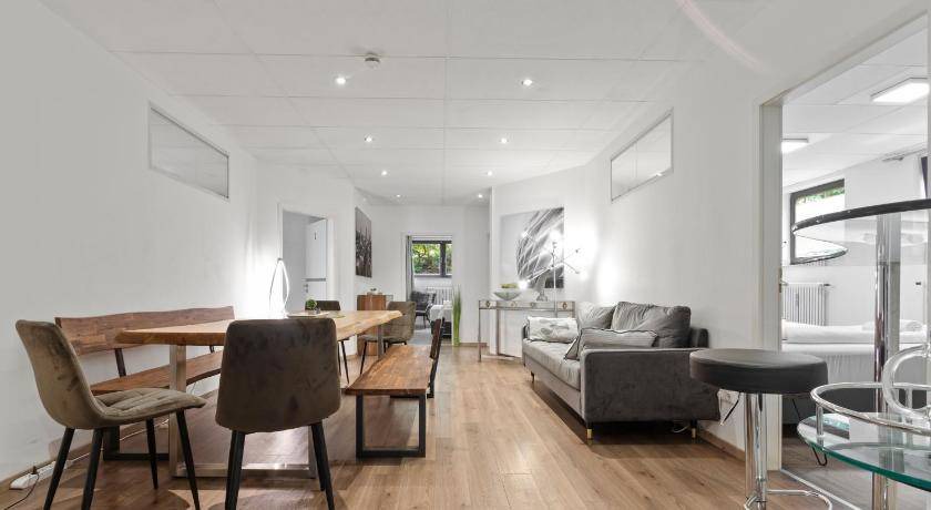 Trudering-Riem Apartment | Apartment ∙ 4 bedrooms ∙ 14 guests