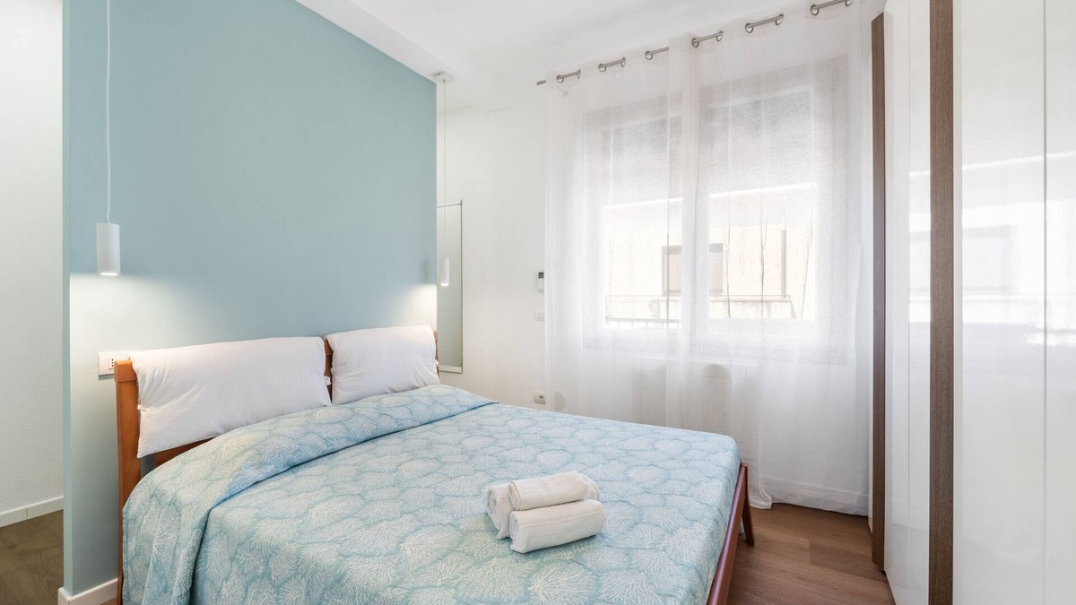 Guspini Apartment | Apartment '4 Seasons' with Balcony, Wi-Fi and Air Conditioning