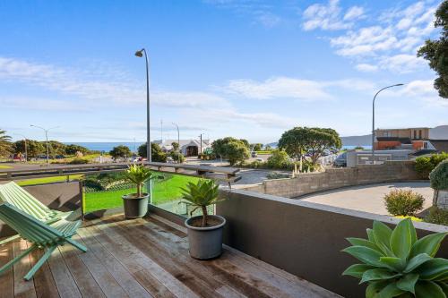 Paraparaumu Beach Apartment | APARTMENT 4A - By the Beach