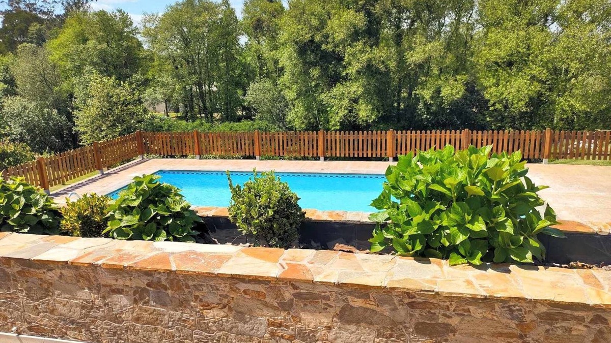 Serantes Apartment | Apartment 5:Modern design, with swimming pool and garden