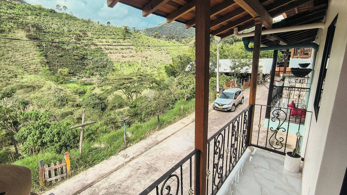 Jardin Apartment | Apartment 5 minutes from the park with view to the mountains.