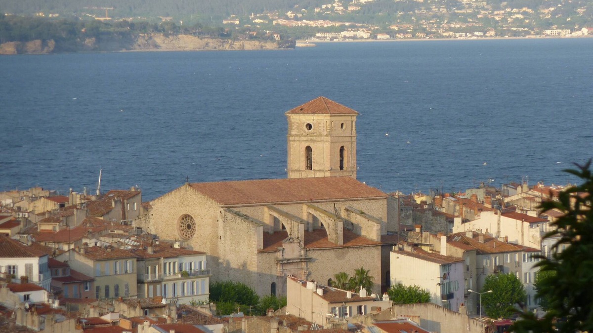 La Ciotat Apartment | Apartment 61 m2- 4 pers- very quiet- in villa with terrace and garden