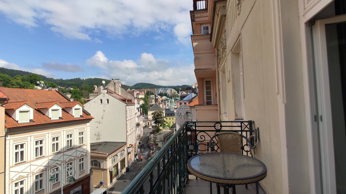 Karlovy Vary Apartment | Apartment 63m2 with balcony in the spa city center