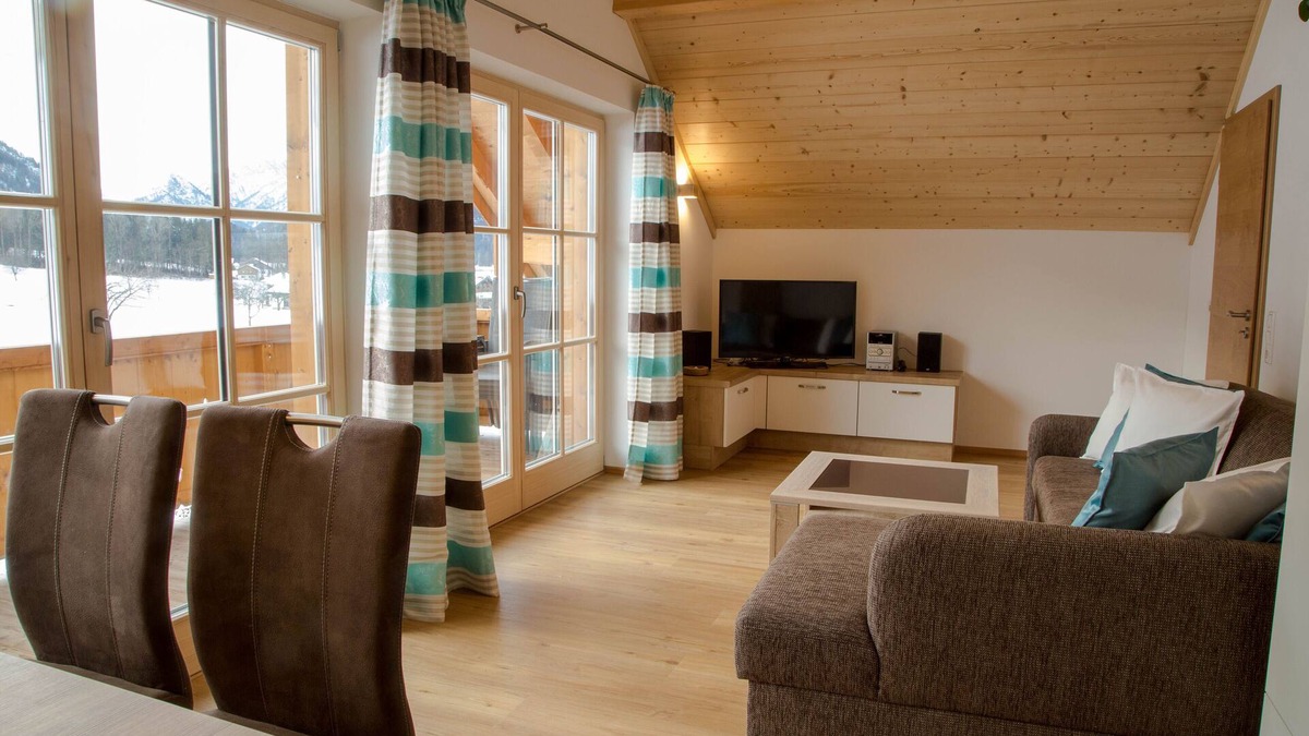 Ruhpolding Apartment | Apartment 68 sqm, balcony, 2 bedrooms, living room, kitchen, max. 4 p.