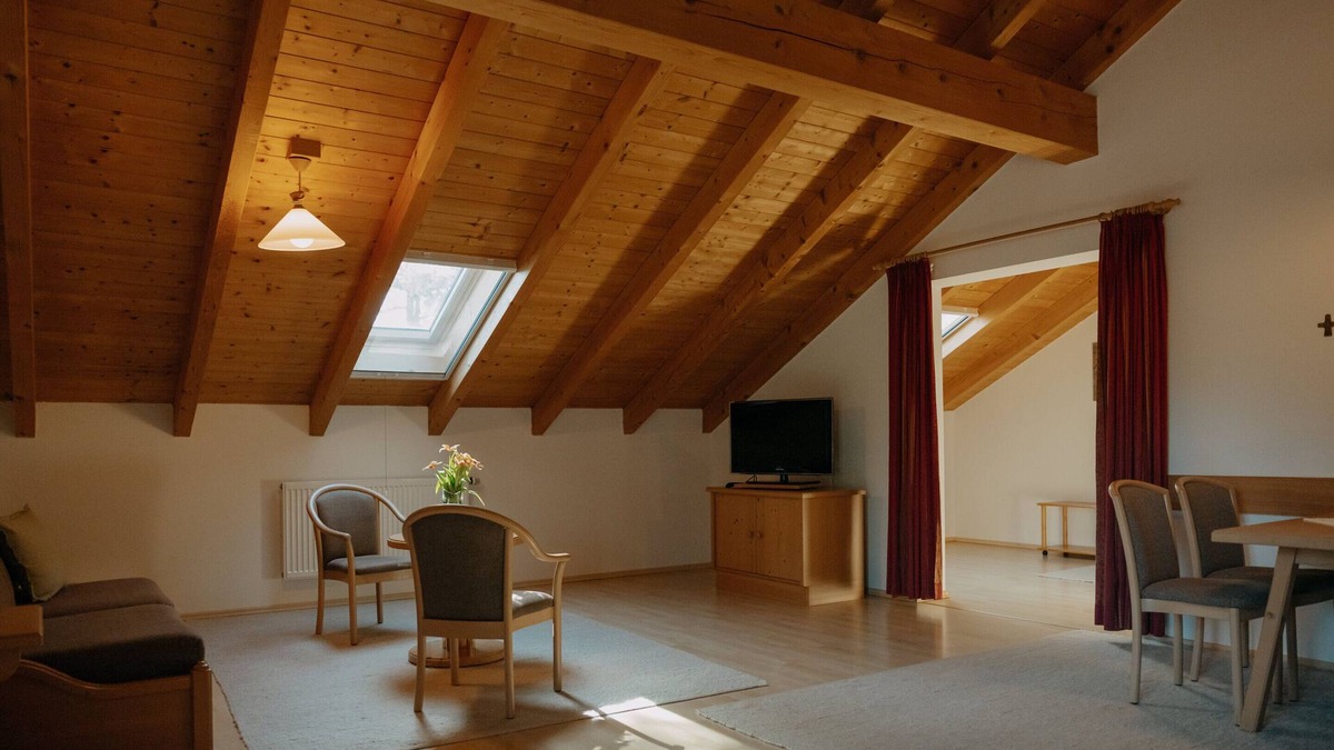 Witzmannsberg Apartment | Apartment-7 im DG-Balcony-Private Bathroom