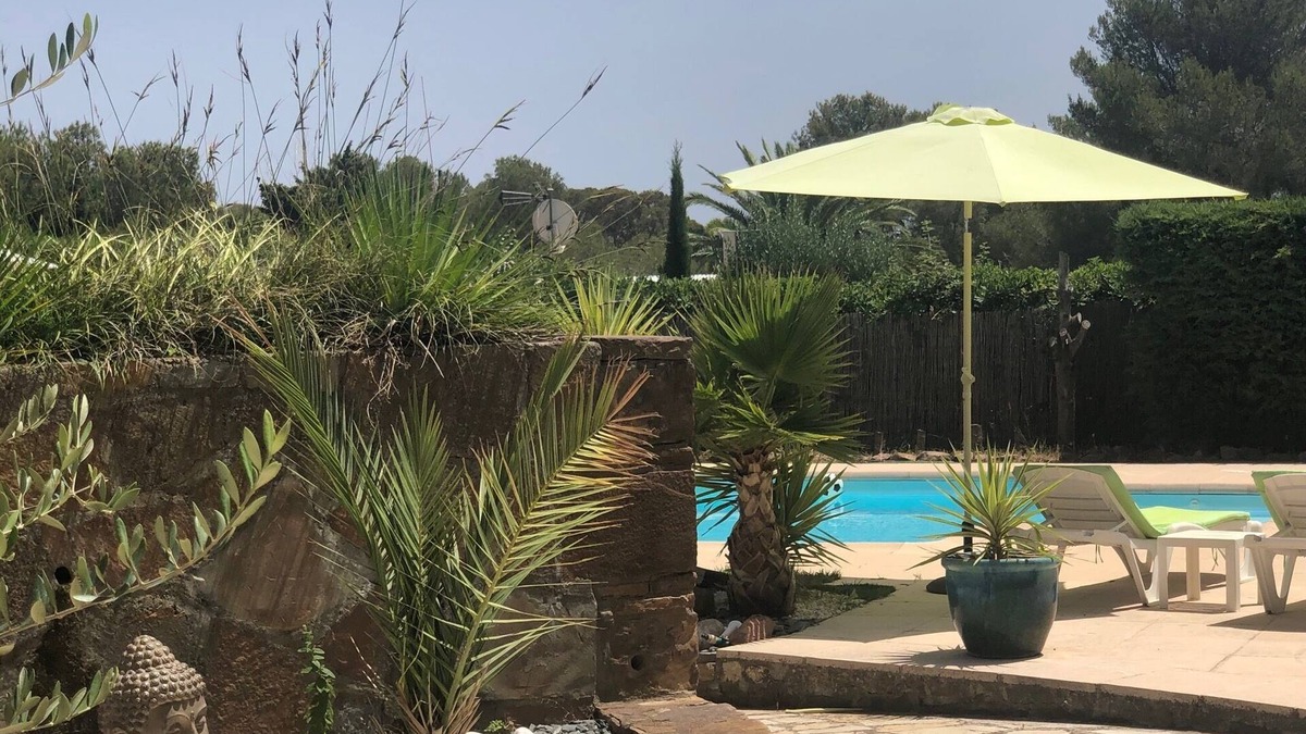 Boulouris-sur-Mer Apartment | Apartment 7 Rooms, 120 m² in villa St Raphael/Boulouris