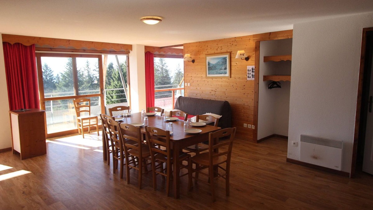 Chamrousse Apartment | Apartment 8 people, south terrace, near slopes