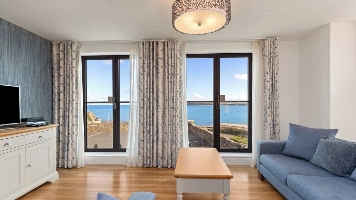 Tenby Apartment | Apartment 8 Waterstone House - Luxury Sea Views