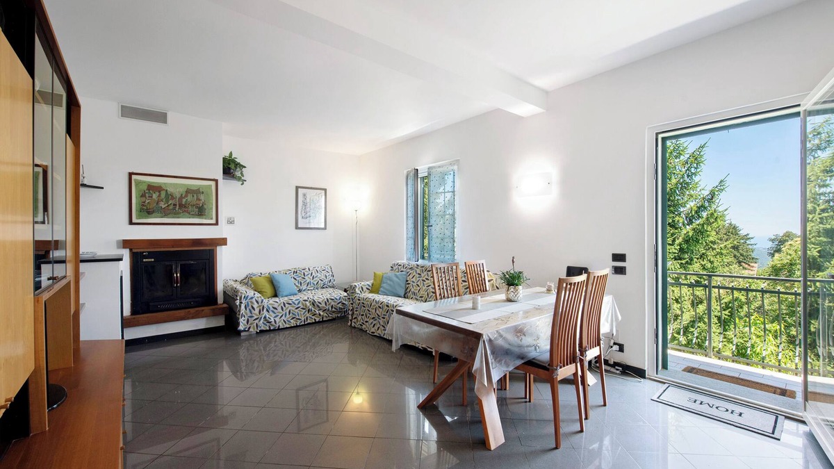 Stella Apartment | Apartment 'Ai Campi' with Private Garden, Balcony and Wi-Fi