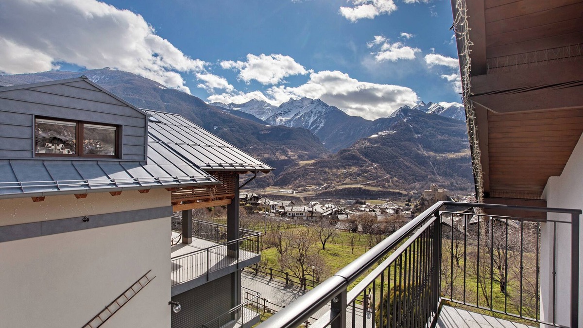 Saint-Pierre Apartment | Apartment 'A1' with Mountain View, Shared Garden and Wi-Fi