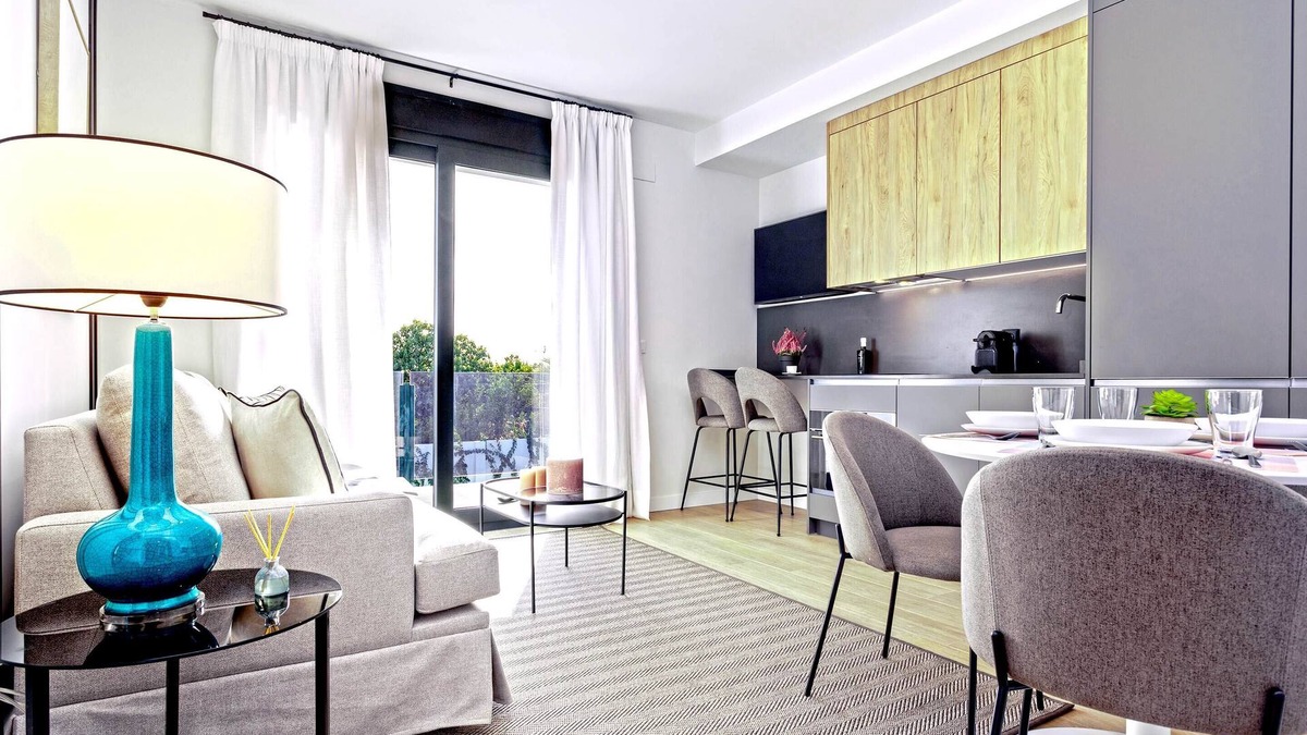 Distrito Norte Sierra Apartment | Apartment adapted for disabled with terrace and pool. Arruzafa IV
