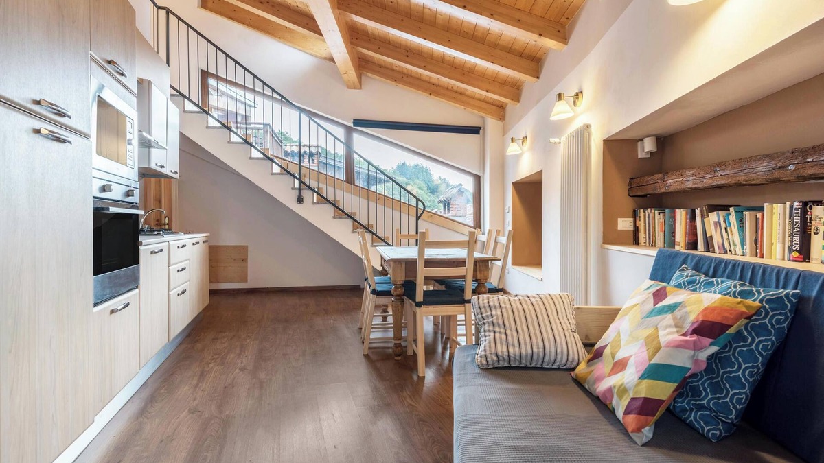 Canale di Tenno Apartment | Apartment "Agriturismo Al Gallo Nero La Torre" near Lake Garda with Garden