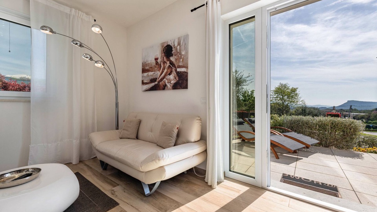 Marciaga Apartment | Apartment 'Ai Colli country view apartment ' with Private Terrace and Wi-Fi