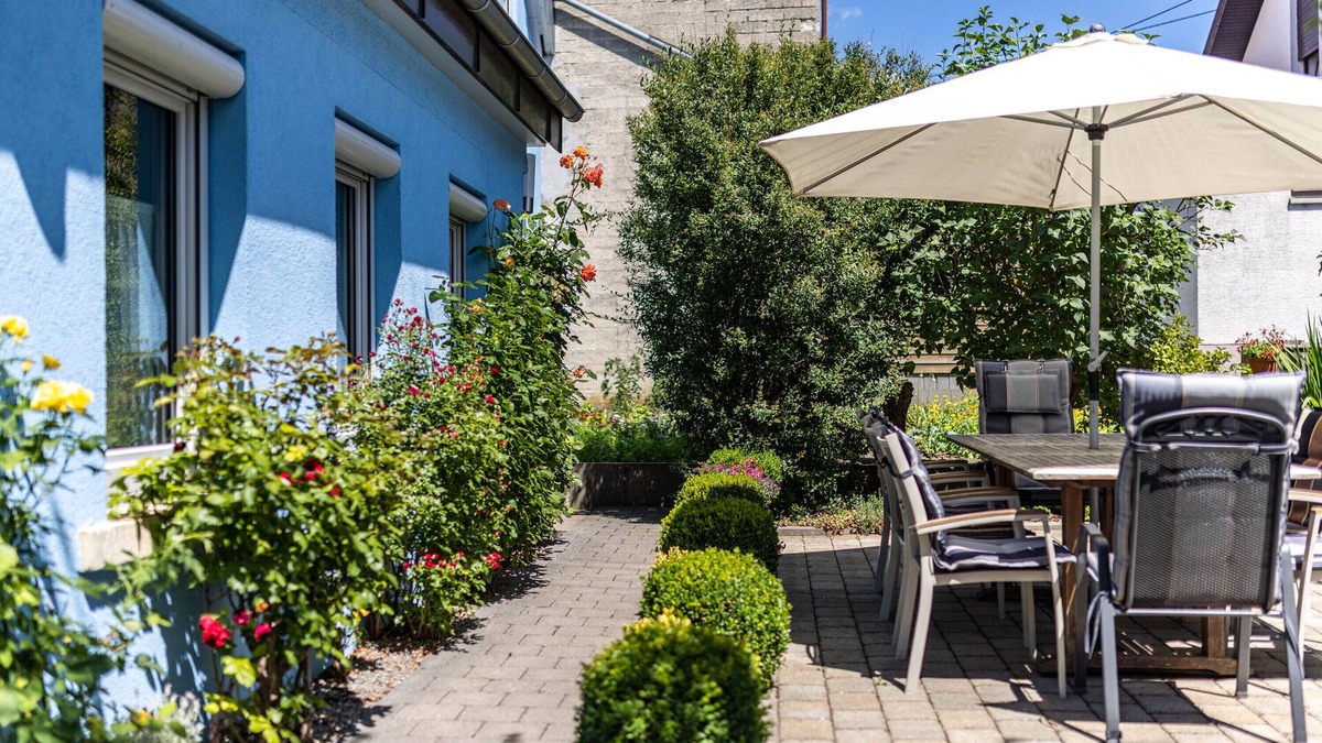 Genkingen Apartment | Apartment 'Alb Rose Ferienwohnung' with Private Terrace, Shared Garden and Wi-Fi