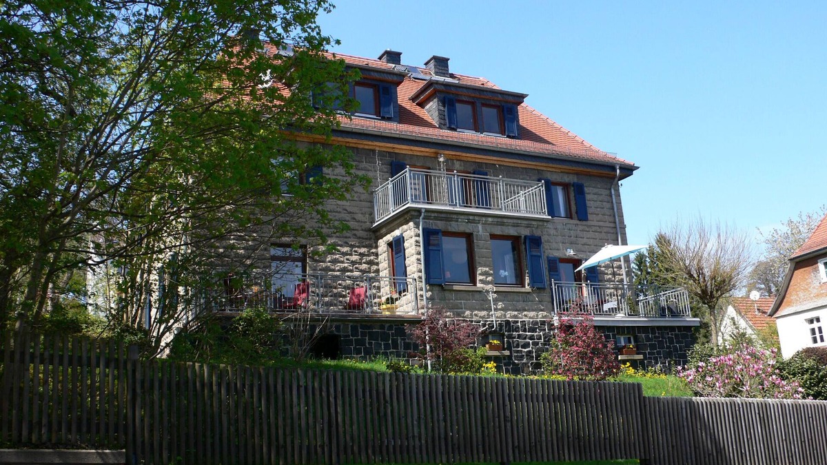 Schotten Apartment | Apartment 'altes forsthaus schotten' with Shared Garden, Balcony and Wi-Fi
