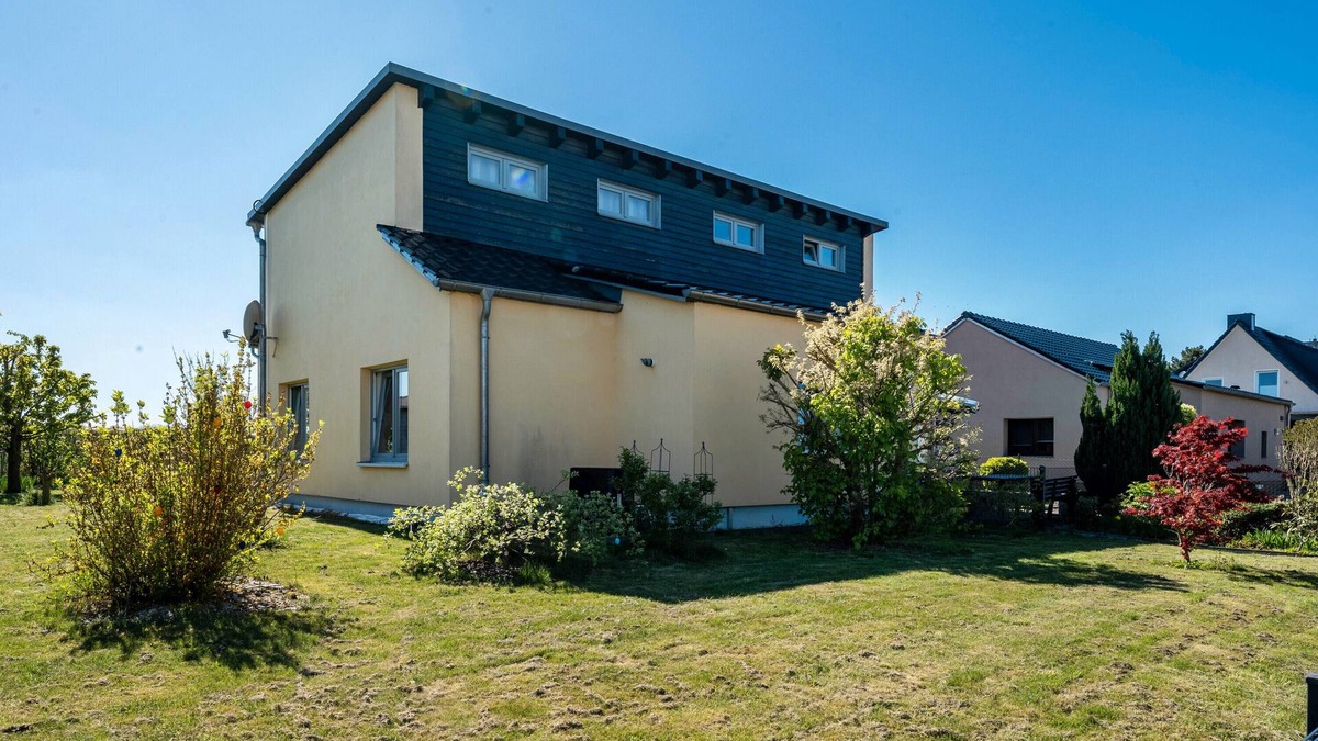 Klinga Apartment | Apartment 'Am See' with Private Terrace, Wi-Fi and Air Conditioning