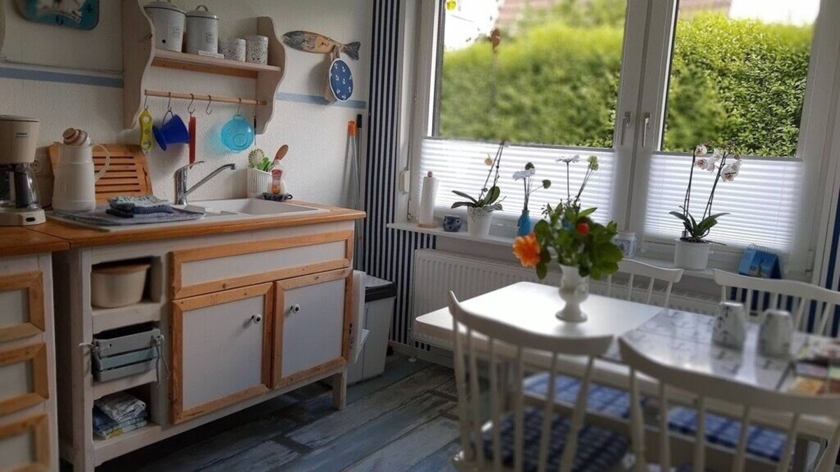 Schortens Apartment | Apartment 'An Der Nordsee' with Private Terrace, Shared Garden and Wi-Fi