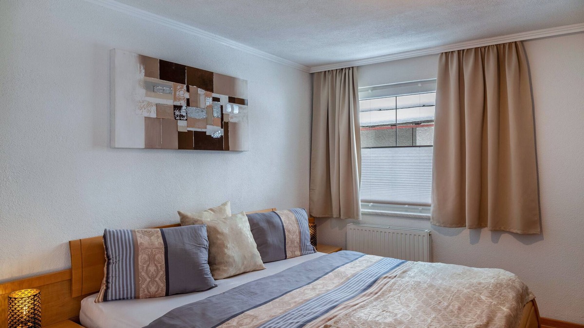 Ried im Oberinntal Apartment | Apartment 'Apart Bergtraum Ried - Typ 2' with Mountain View, Shared Garden and Wi-Fi