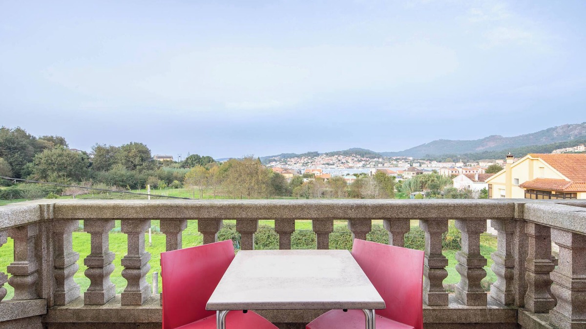 Cangas Apartment | Apartment 'Apartamento 21 Ático' with Sea View, Shared Pool and Wi-Fi