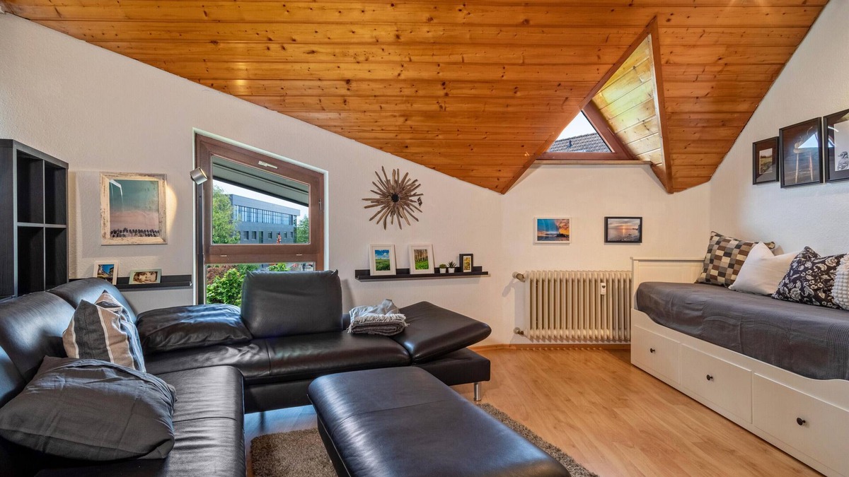 Langenargen Apartment | Apartment 'Appartement Seefreunde' with Mountain View, Balcony and Wi-Fi
