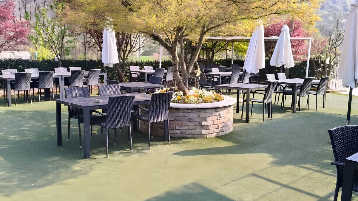 Carpeneda Apartment | Apartment 'Arcadia Opale' with Mountain View, Wi-Fi and Air Conditioning
