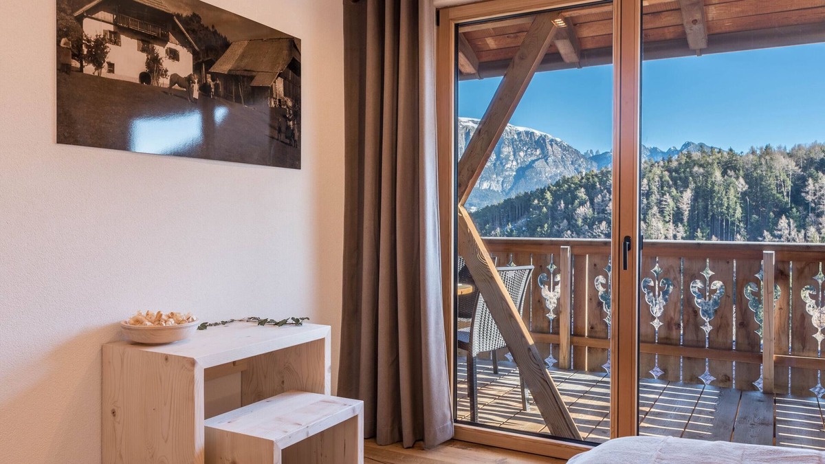 Collalbo Apartment | Apartment "Aschnerhof Holzhitt" with Mountain View, Private Balcony & Wi-Fi