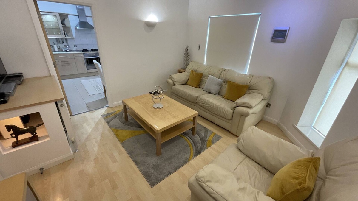 Crewe Apartment | Apartment at Earle House Serviced Apartments