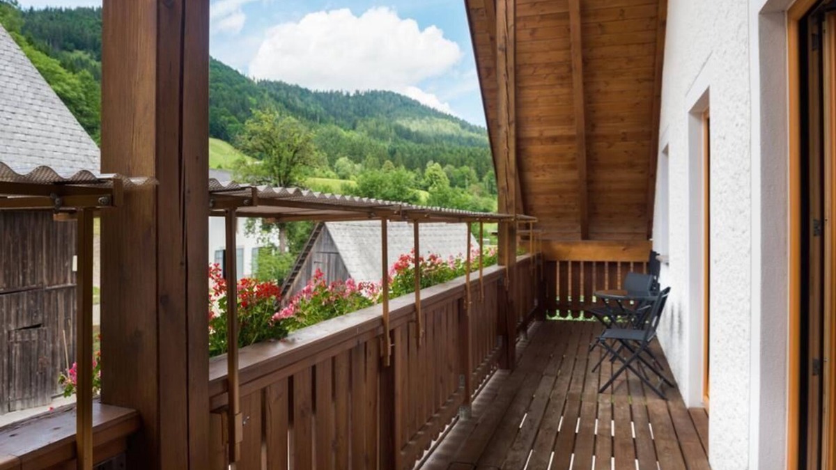 Goestling an der Ybbs Apartment | Apartment Kerschbaum 80sqm with balcony. Sauna in the house.