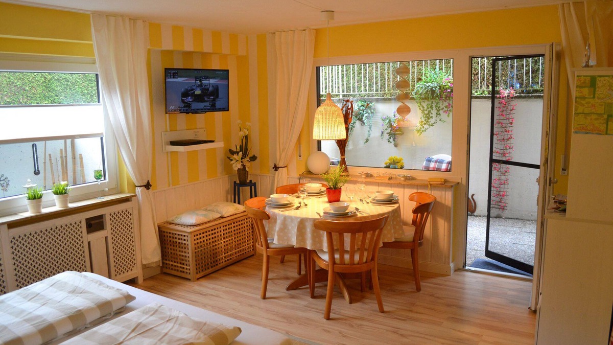Allensbach Apartment | Apartment at Hegne Monastery, WLAN, terrace, lake 800 m, Constance 8 km