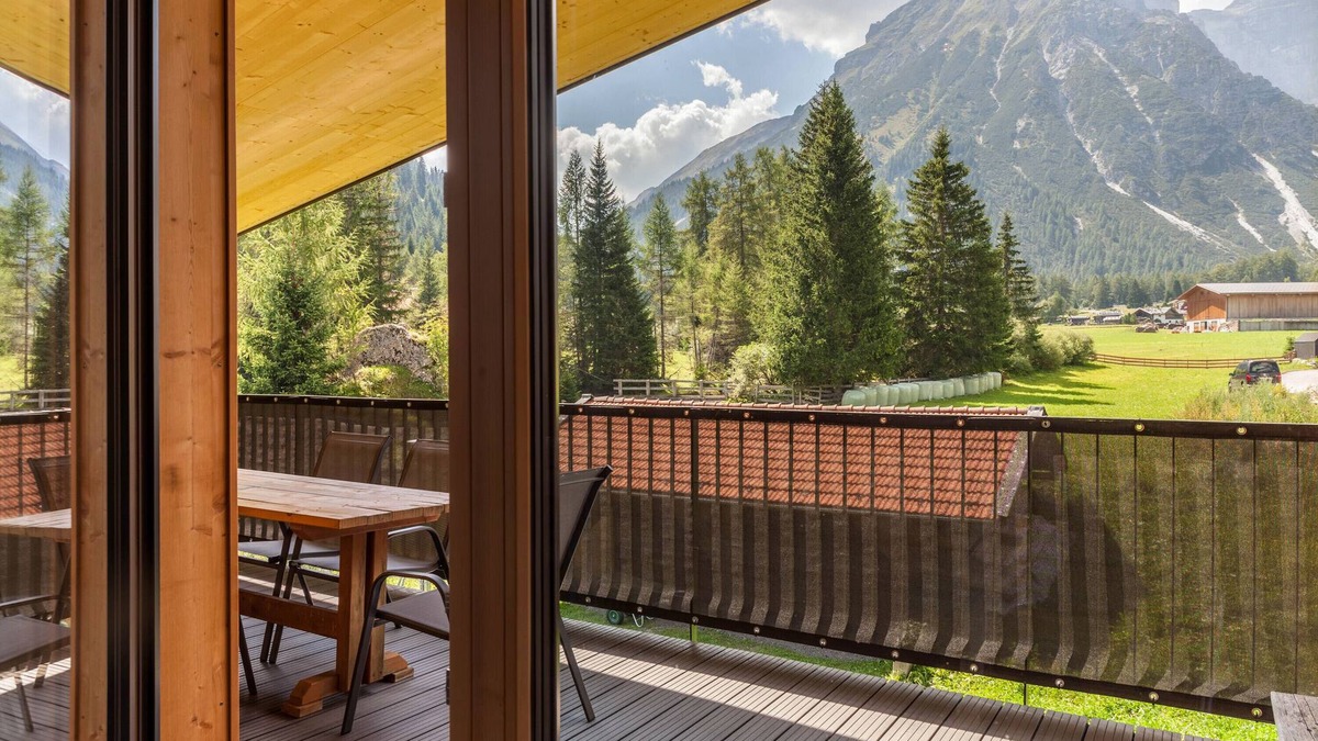 Obernberg am Brenner Apartment | Apartment 'Gamsberg' with Mountain View, Balcony and Wi-Fi