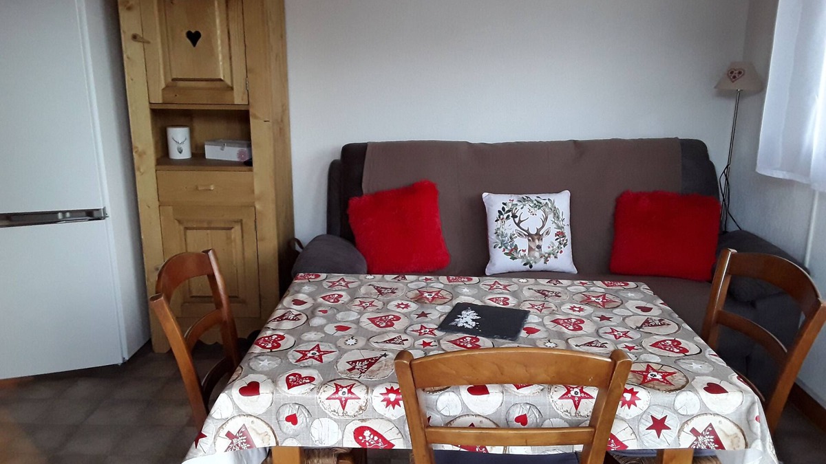 Crest-Voland Apartment | Apartment at the foot of the piste.