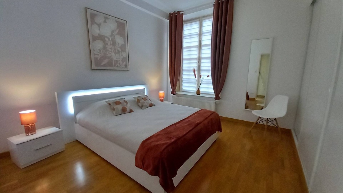 Sedan Apartment | APARTMENT AT THE FOOT OF THE CHATEAU FORT