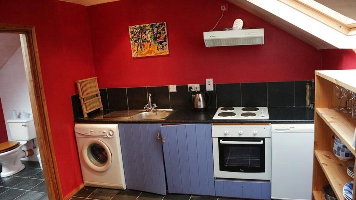 Moate Apartment | Apartment at The Village Studio apartments