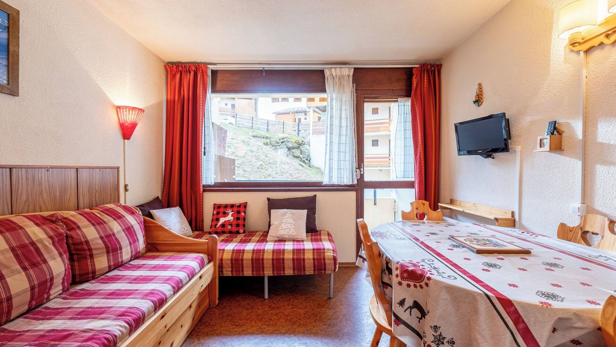 Reberty Apartment | Apartment 'Au Pied Des Pistes' with Balcony