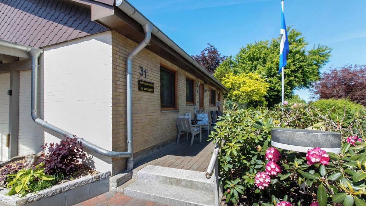 Hennstedt Apartment | Apartment 'Auszeit' with Shared Terrace, Private Garden and Wi-Fi