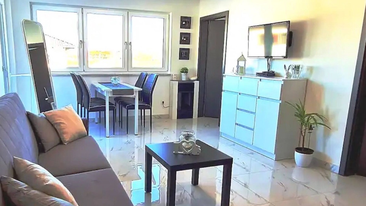 Abensberg Apartment | Apartment 'Autunno Nummer 5' with Balcony and Wi-Fi