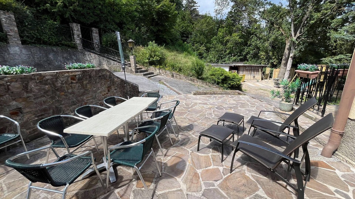 Baden Apartment | Apartment Badenblick - Almschlössl