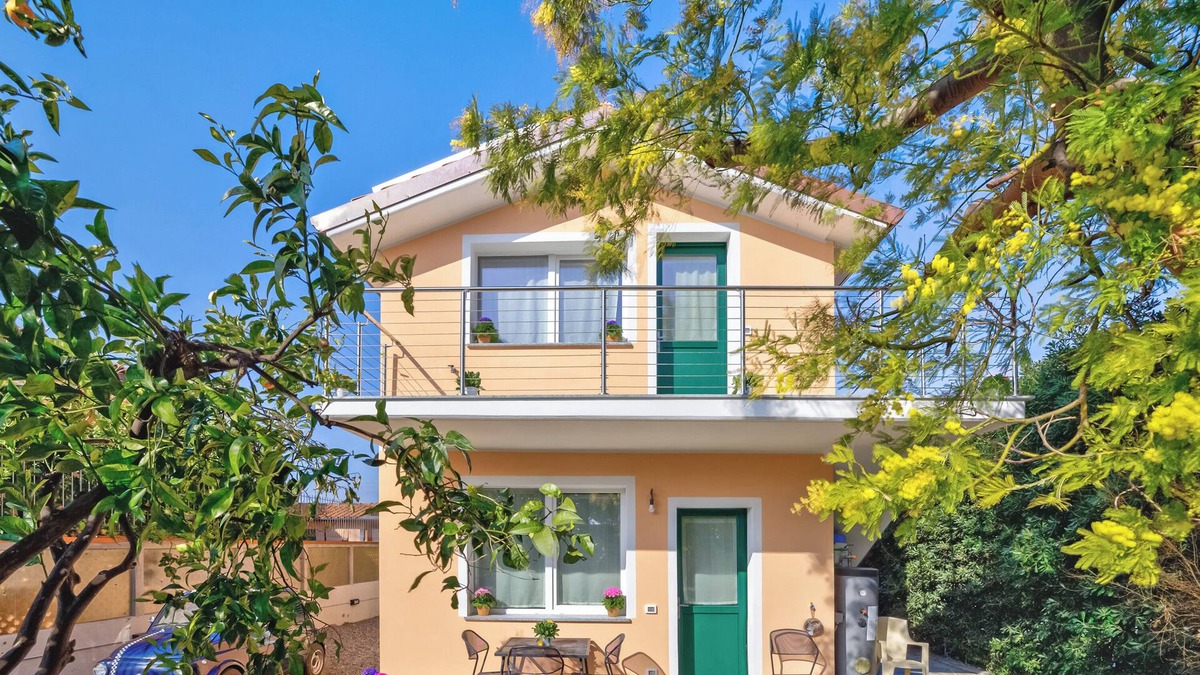 Ceriale Apartment | Apartment "Baita Marina - Tramontana 30m mare" with Garden & Wi-Fi