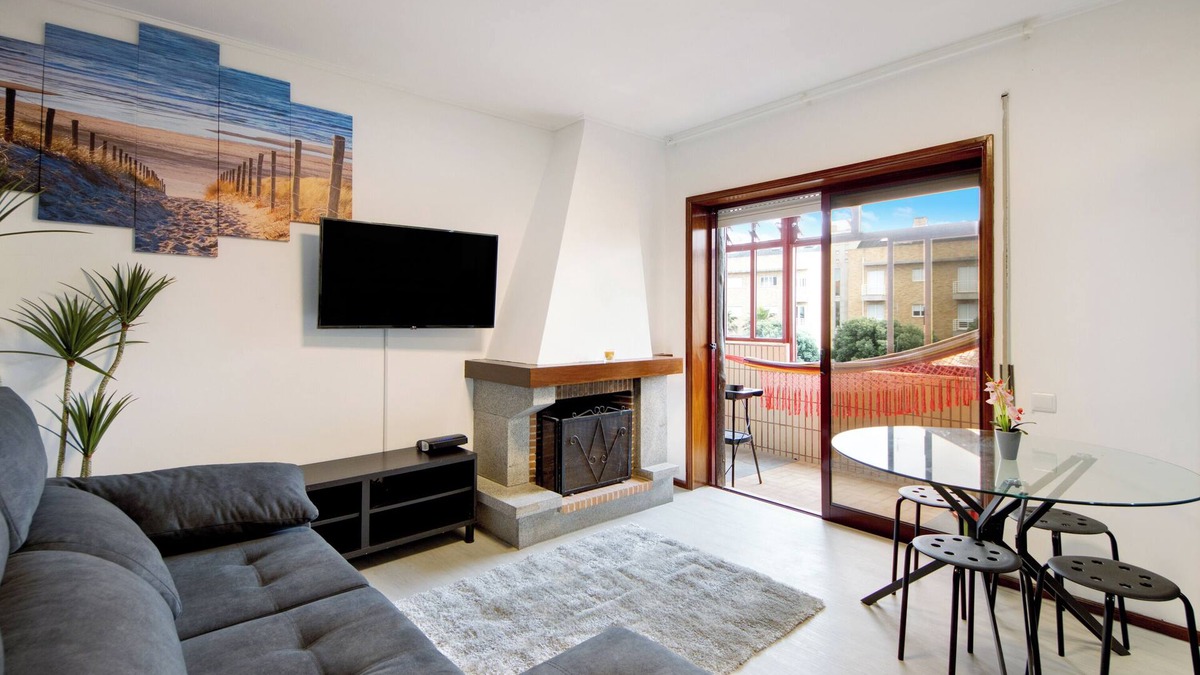 Mozelos Apartment | Apartment "Barrinha Beach" with Sea View, Shared Terrace & Wi-Fi