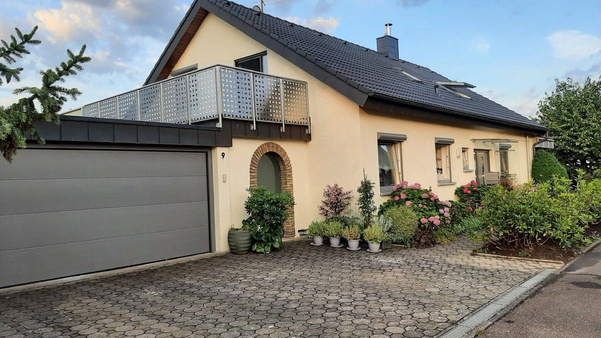 Schwaebisch Gmuend Apartment | Apartment 'Bauchert' with Balcony and Wi-Fi
