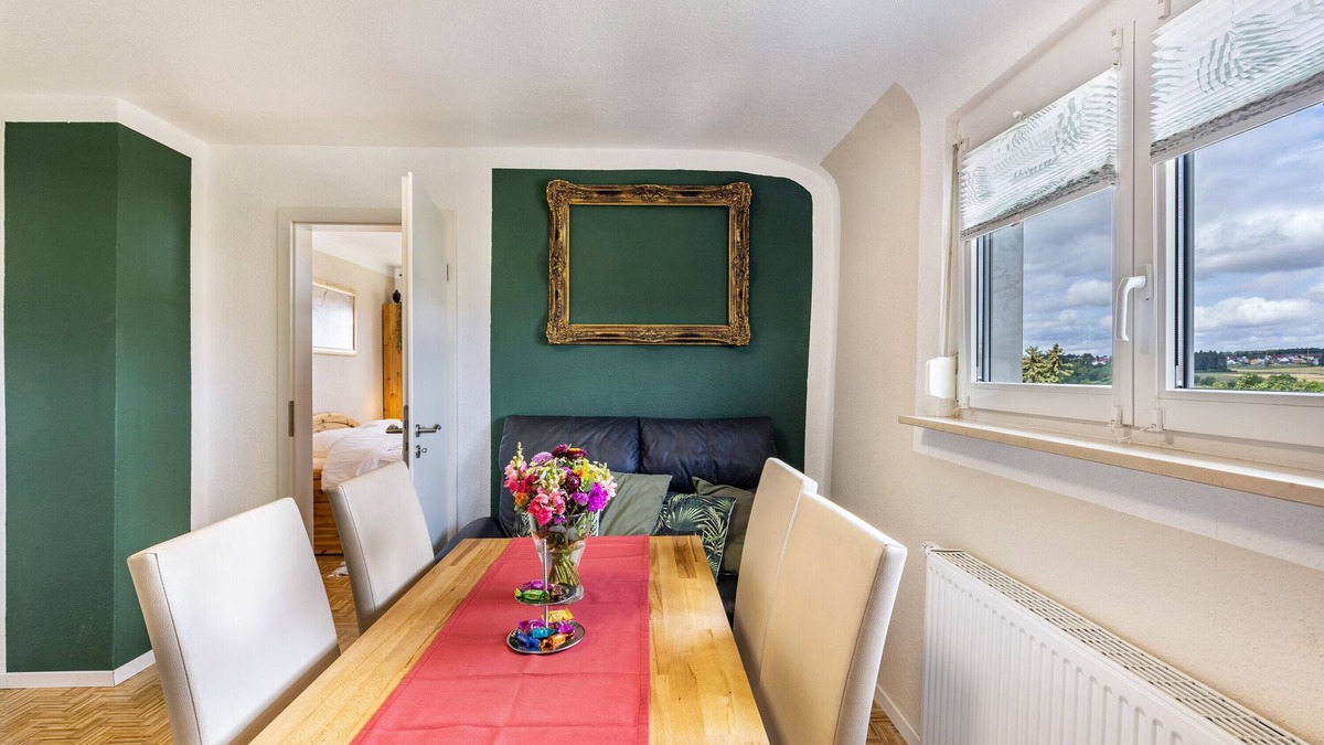 Hechingen Apartment | Apartment 'Baumelt' with Private Terrace, Shared Garden and Wi-Fi