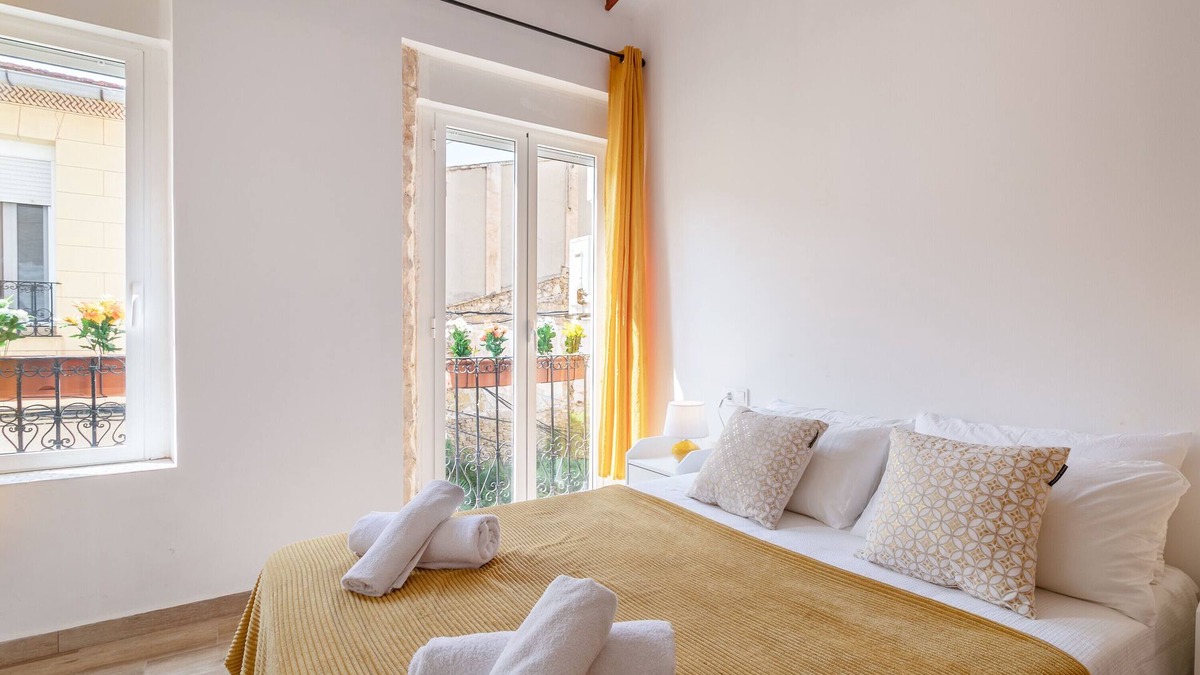 San Anton Apartment | Apartment "Bel Rustique" with Private Garden & Wi-Fi