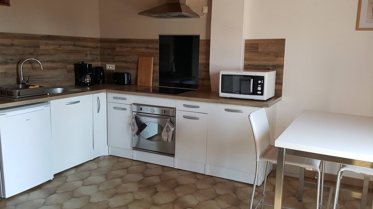 Gabian Apartment | Apartment between land and sea