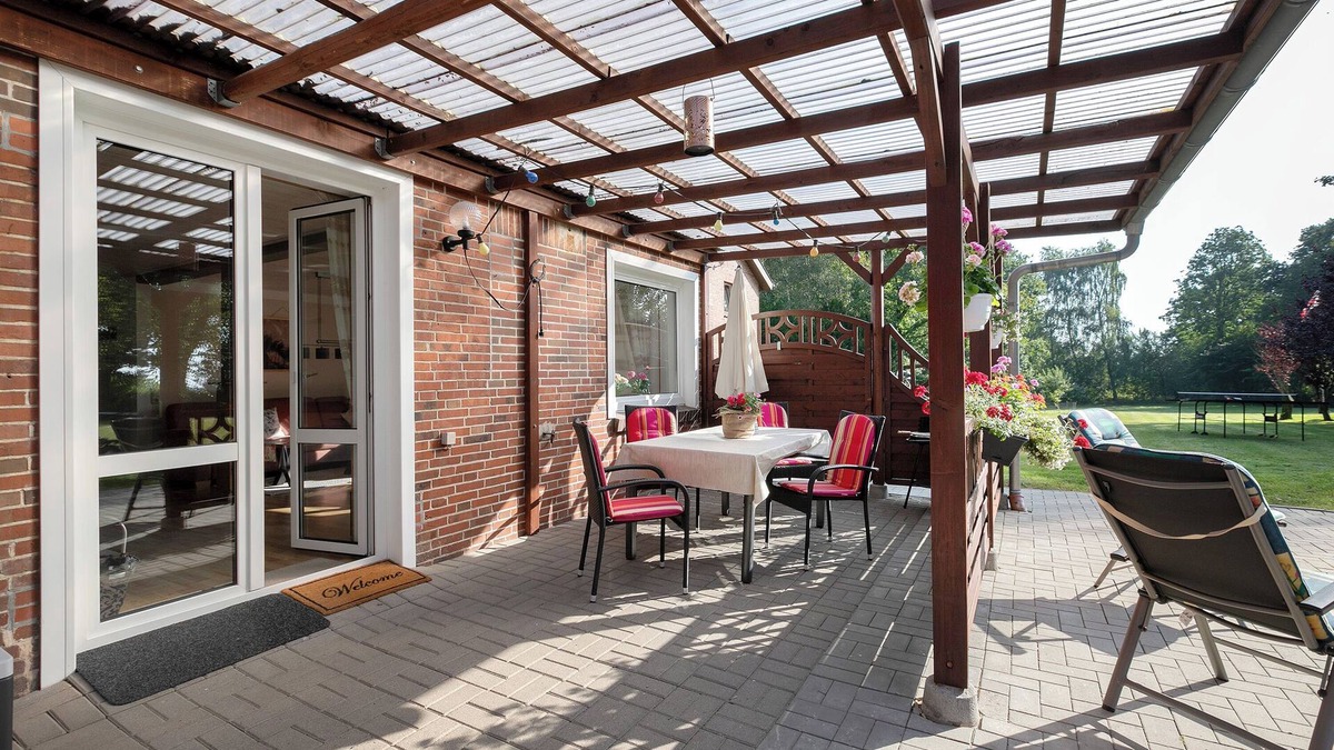 Arkebek Apartment | Apartment 'Bi Tiessens To Hus' with Private Terrace, Shared Garden and Wi-Fi