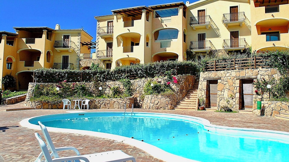 Pittulongu Apartment | Apartment “Bia de Bados C3” with Shared Pool and Terrace