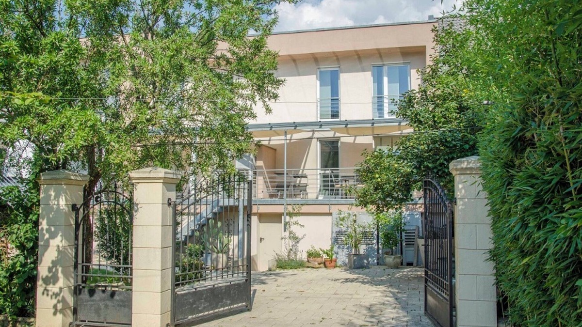Ihringen Apartment | Apartment 'Bianca's Kaiserstuhl' with Private Terrace, Balcony and Wi-Fi