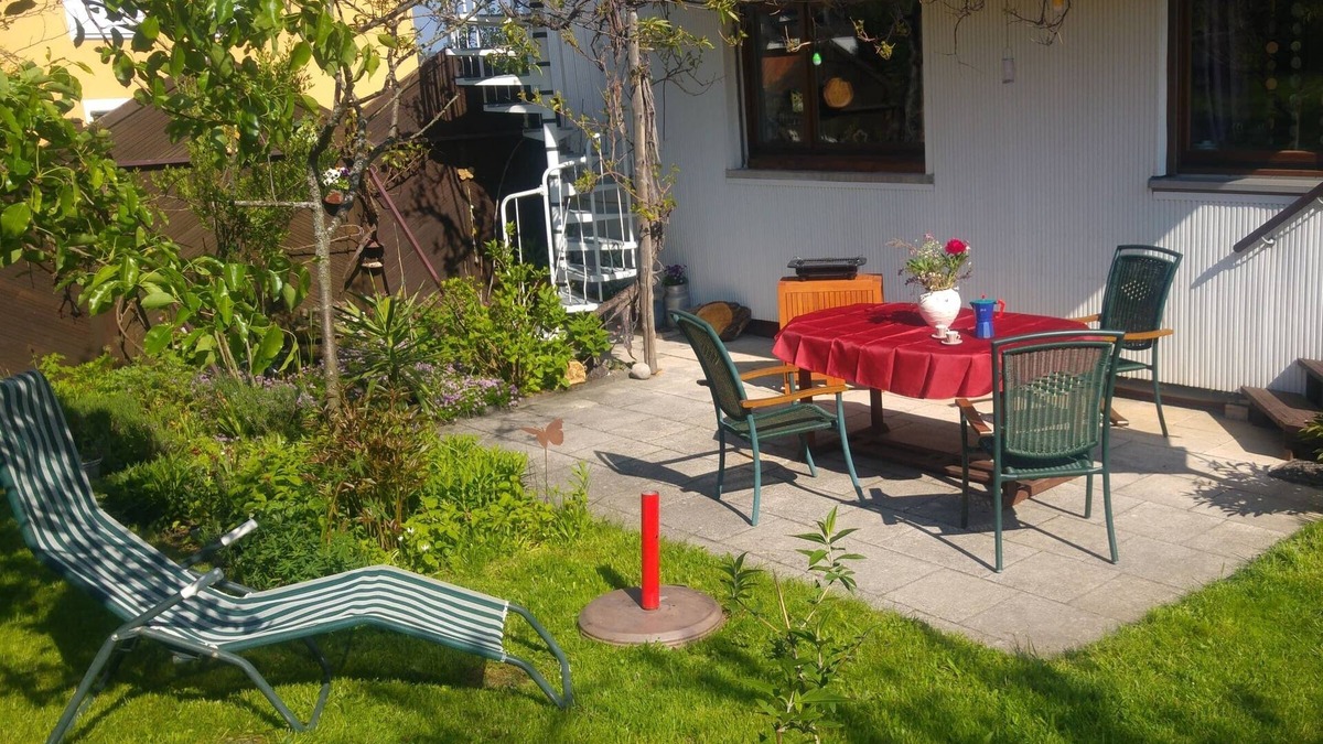 Grunbach Apartment | Apartment 'Bienenherz' with Private Terrace, Shared Garden and Wi-Fi